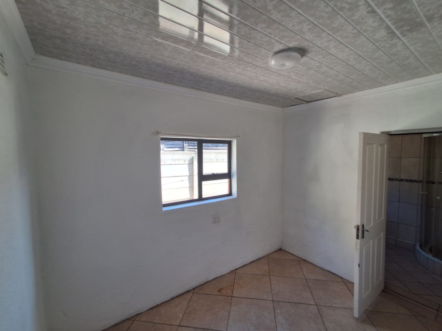To Let 2 Bedroom Property for Rent in Ravensmead Western Cape